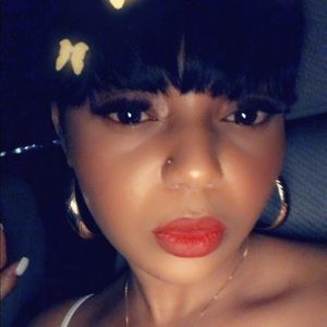 Meet your Posher, Patrieana